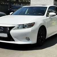 305 Lexus ES 300 Hybrid белый