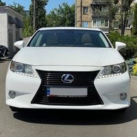 305 Lexus ES 300 Hybrid белый