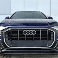 307 Позашляховик Audi Q8 синій прока