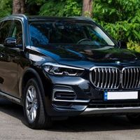 040 BMW X5 чорний позашляховик