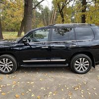 090 Позашляховик Toyota Land Cruiser 200