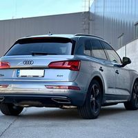 120Внедорожник Audi Q5-Quattro серо-голу