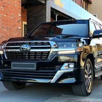 057 Внедорожник Toyota Land Cruiser 200