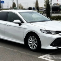 389 Toyota Camry V70 белая аренда