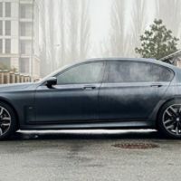 353 Оренда автомобіля BMW M760 LI без во