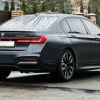 353 Оренда автомобіля BMW M760 LI без во