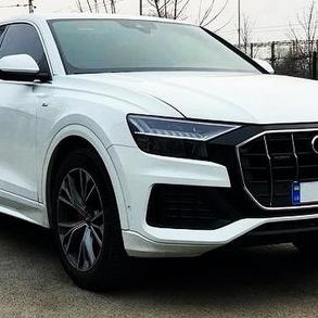 037 Внедорожник Audi Q8 S Line белая